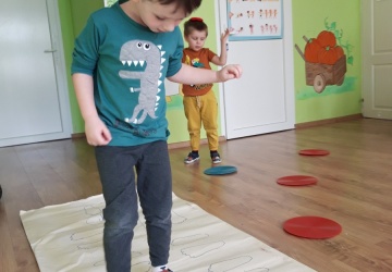 Powiększ obraz: ZAJĘCIA SPORTOWE MALUSZKI