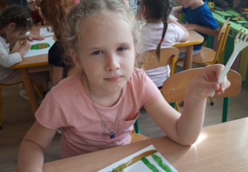 Powiększ obraz: WIDELCEM MALOWANE - JESIENNA PRACA STARSZAKÓW