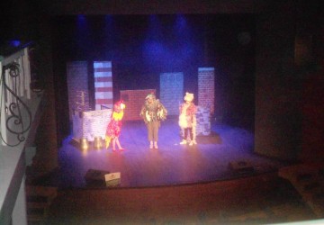Powiększ obraz: "Skrzydlaty odlot" - odlotowy spektakl teatralny dla dzieci na Zamku Kazimierzowskim