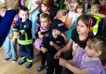 Powiększ obraz: Bal karnawałowy z "Kropką"