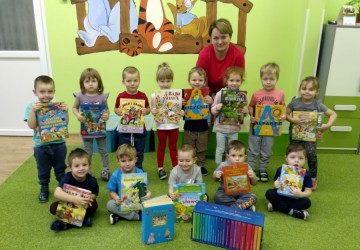 Powiększ obraz: "Alberta szuka miłości" - zajęcia biblioteczne w grupie Maluszków