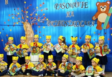 Powiększ obraz: PASOWANIE NA PRZEDSZKOLAKA GR I