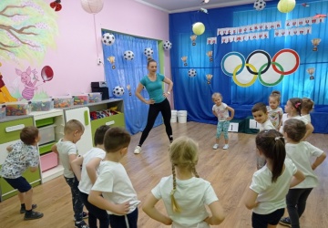 Powiększ obraz: PRZEDSZKOLAK ZDROWY NA OLIMPIADĘ GOTOWY - MALUSZKI