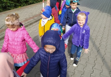 Powiększ obraz: SPĘDZAMY CZAS NA ŚWIEŻYM POWIETRZU - MALUSZKI