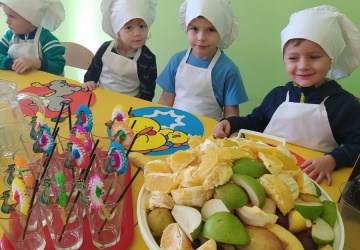 Powiększ obraz: "SOK MANDŻARO BARDZO ZDROWY DO SPOŻYCIA JUŻ GOTOWY" - MALUSZKI 