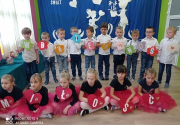 Powiększ obraz: DZIEŃ EDUKACJI NARODOWEJ