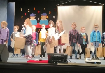 Powiększ obraz: BRAWO - GRATULUJEMY ZWYCIĘZCOM!!! SUKCESY W NASZEJ MAŁEJ PLACÓWCE 