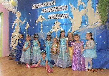 Powiększ obraz: Bal karnawałowy - "W krainie królowej śniegu"