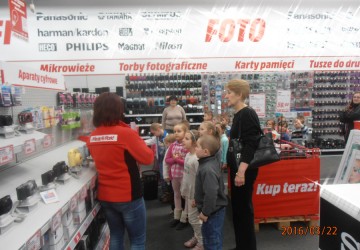 Powiększ obraz: Wycieczka do Media Markt Gr II