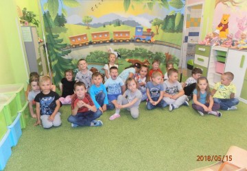 Powiększ obraz: Teatrzyk pt. "A po co?" - ZIELONY MELONIK Z RZESZOWA