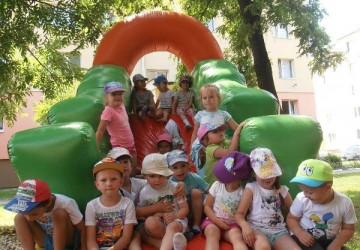 Powiększ obraz: Dmuchane zjeżdżalnie - niespodzianka z okazji Dnia Dziecka 