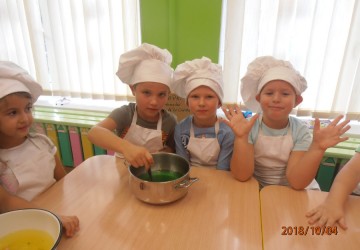 Powiększ obraz: Mali cukiernicy