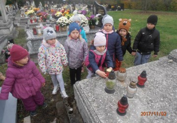 Powiększ obraz: 1 listopada - Święto Zmarłych - grupa I