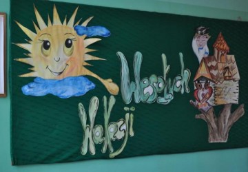 Powiększ obraz: POŻEGNANIE STARSZAKÓW - Zakończenie roku szkolnego - 22.06.2011r.