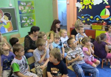 Powiększ obraz: DZIECI-DZIECIOM 