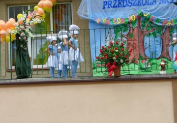 Powiększ obraz: Jubileusz 25-lecia Przedszkola - część rozrywkowa (IV Przedszkolna Familiada)