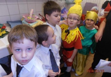 Powiększ obraz: Noworoczne życzenia - Jasełka 2014