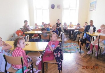 Powiększ obraz: Zajęcia otwarte w szkole językowej - wycieczka starszaków
