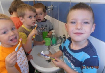 Powiększ obraz: Tak spędzamy czas w przedszkolu