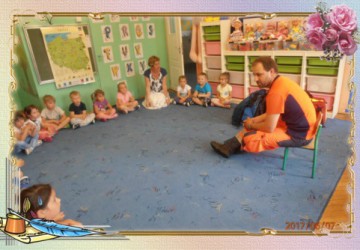 Powiększ obraz: Zajęcia edukacyjne z udzielania pierwszej pomocy z ratownikiem medycznym